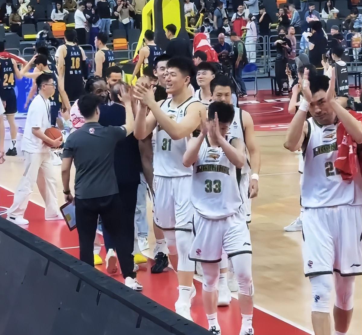 开云在线开户-0分0分还是0分！广东惨败他是最失意之人，不上场球队反赢辽宁7分